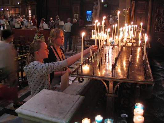 Lys i kirken Sainte-Marie-Madeleine